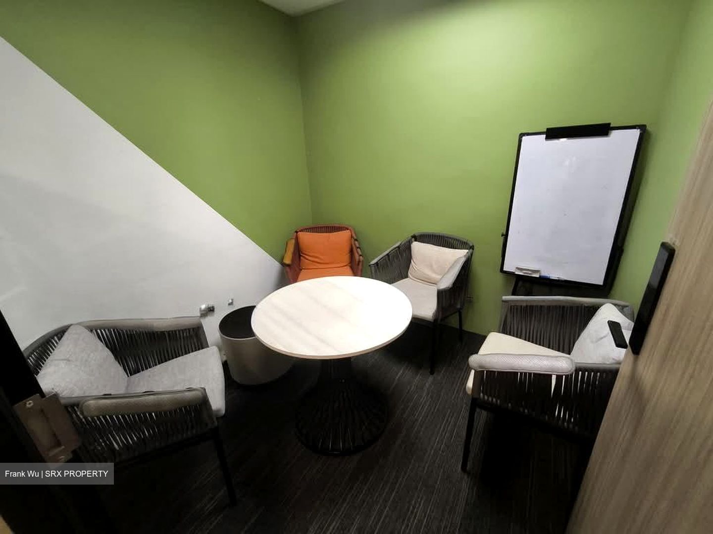 Odeon Towers (D7), Office #540858461